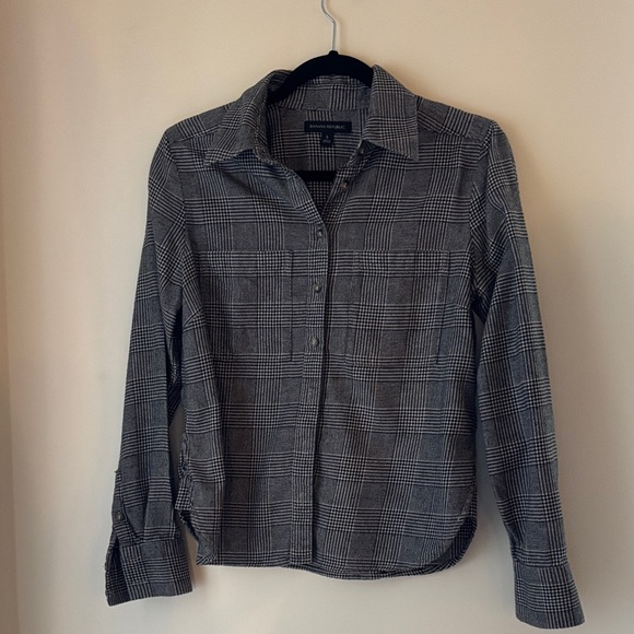 Banana Republic women’s white and Black Plaid Flannel Shirt - Picture 2 of 6